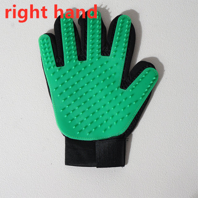DESHEDDING AND GROOMING BRUSH FOR DOGS.